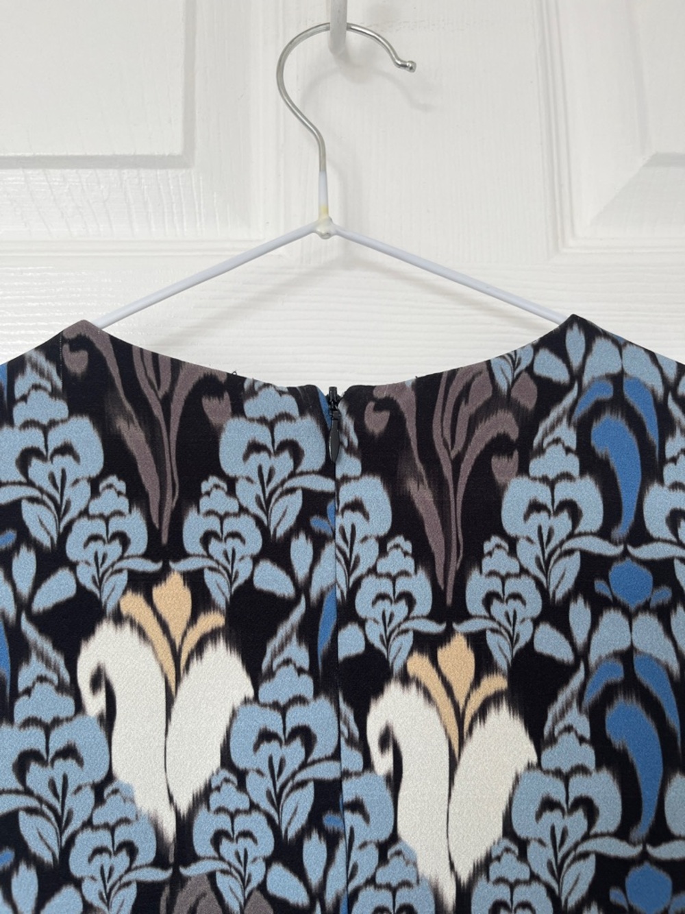 Tristan Sleeveless Blue and Cream Floral Fit-and-Flare Dress - Picture 6 of 8